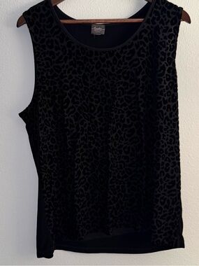 Sleeveless Black Velvet- look Leopard-Print Tank Top